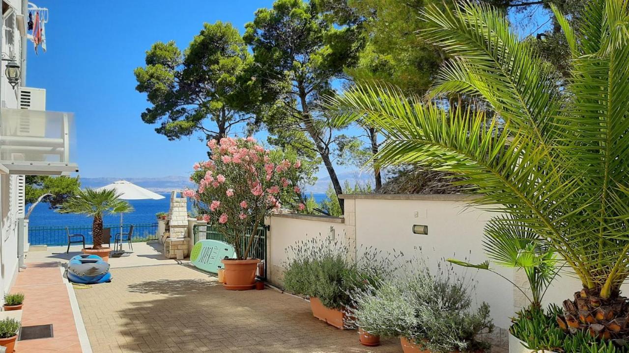 Apartments Villa La Riva - Seafront Accommodation Sutivan Exterior foto