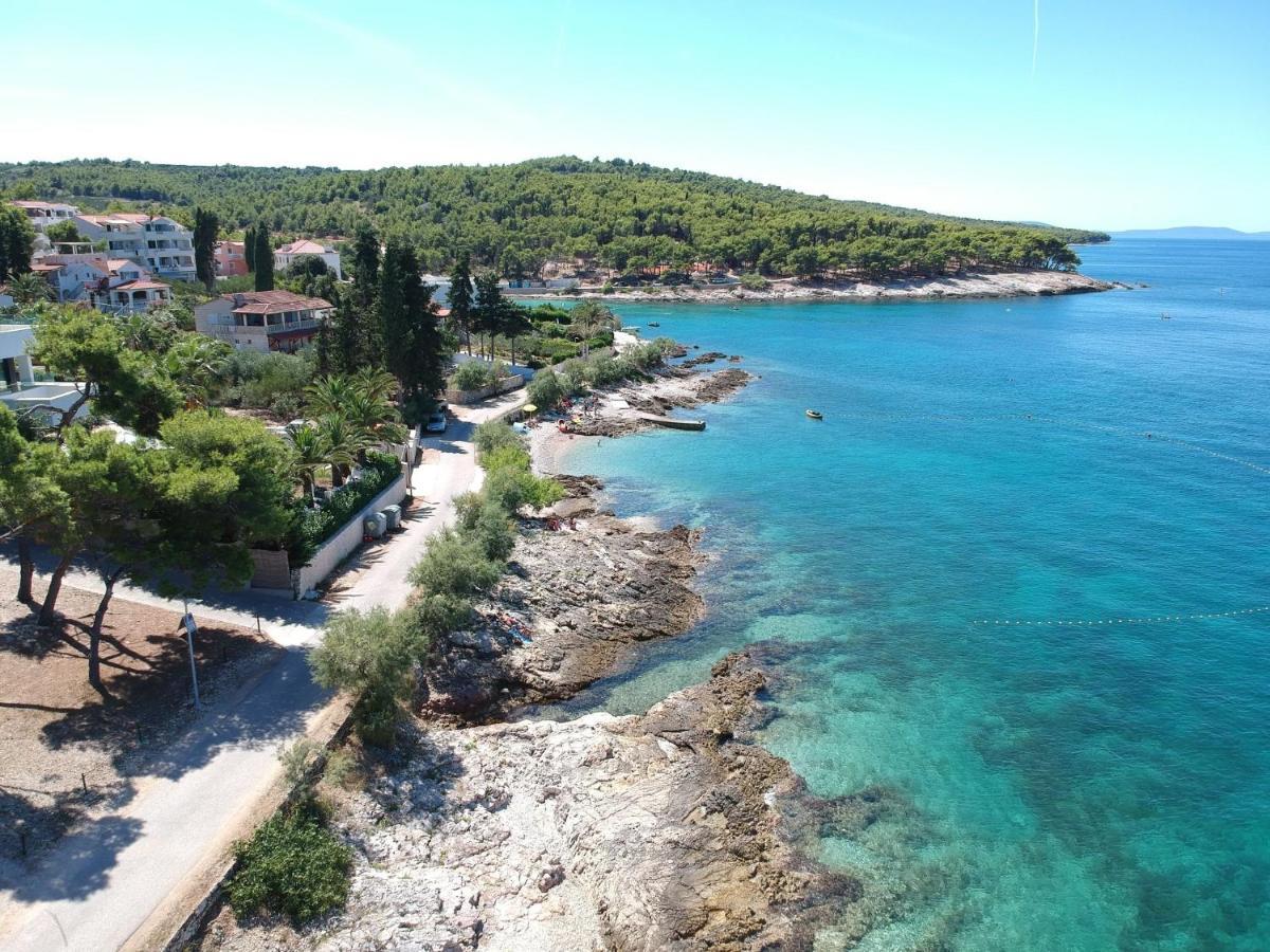 Apartments Villa La Riva - Seafront Accommodation Sutivan Exterior foto