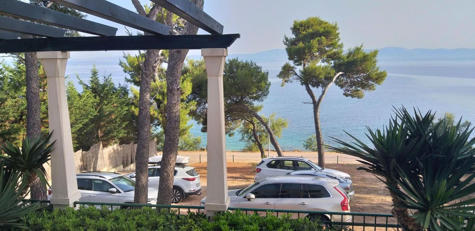 Apartments Villa La Riva - Seafront Accommodation Sutivan Exterior foto