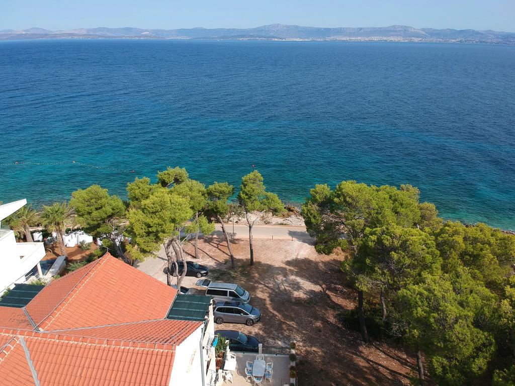 Apartments Villa La Riva - Seafront Accommodation Sutivan Exterior foto